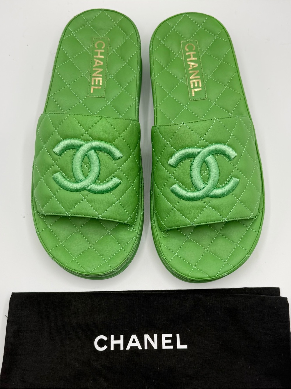 NEW CHANEL Lime Green Quilted CC Embroidered Logo Leather Slide Slip On Sandals
